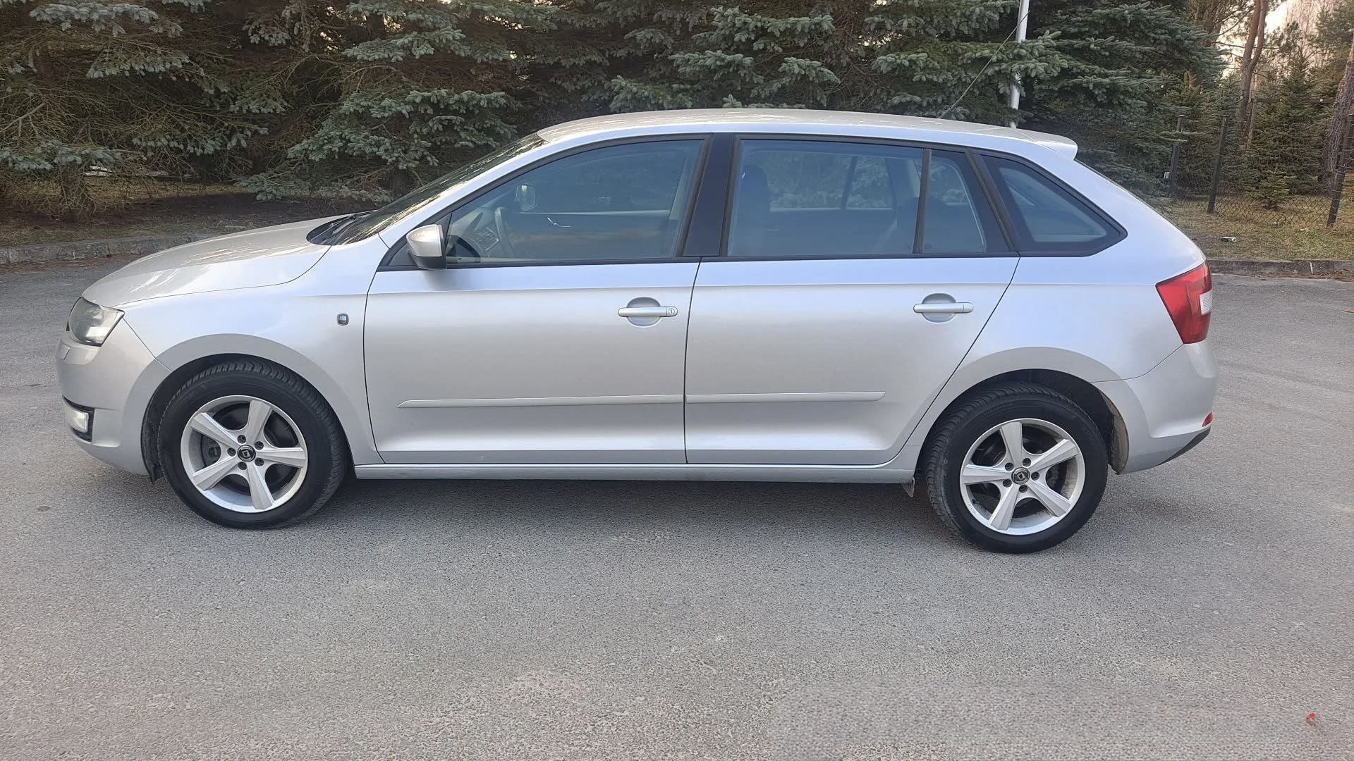Zdjęcie 4 – Skoda Rapid 1.6 Po wymianie rozrządu,NAVI /Klimatyzacja