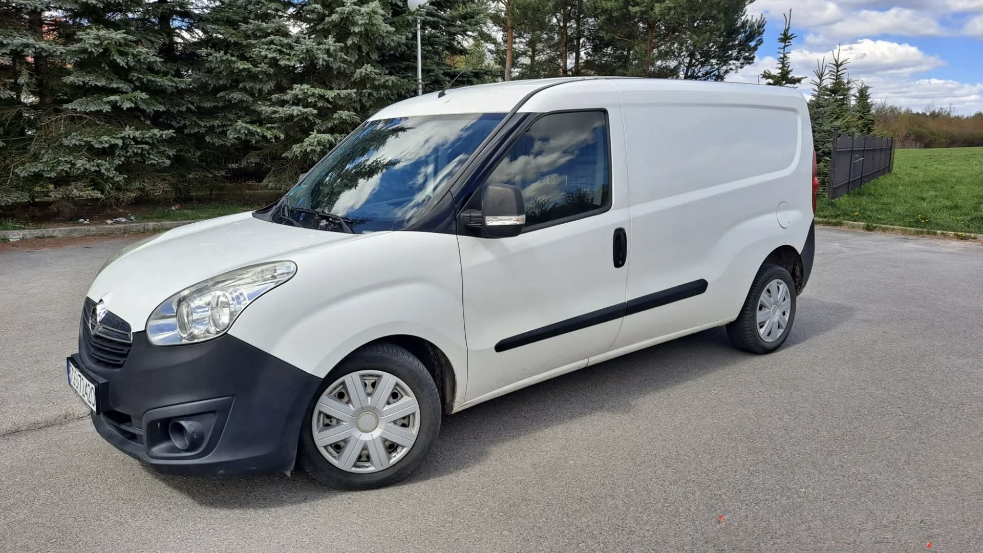 Zdjęcie 2 – Opel Combo D 1.6 KLIMATYZACJA, AUX , USB