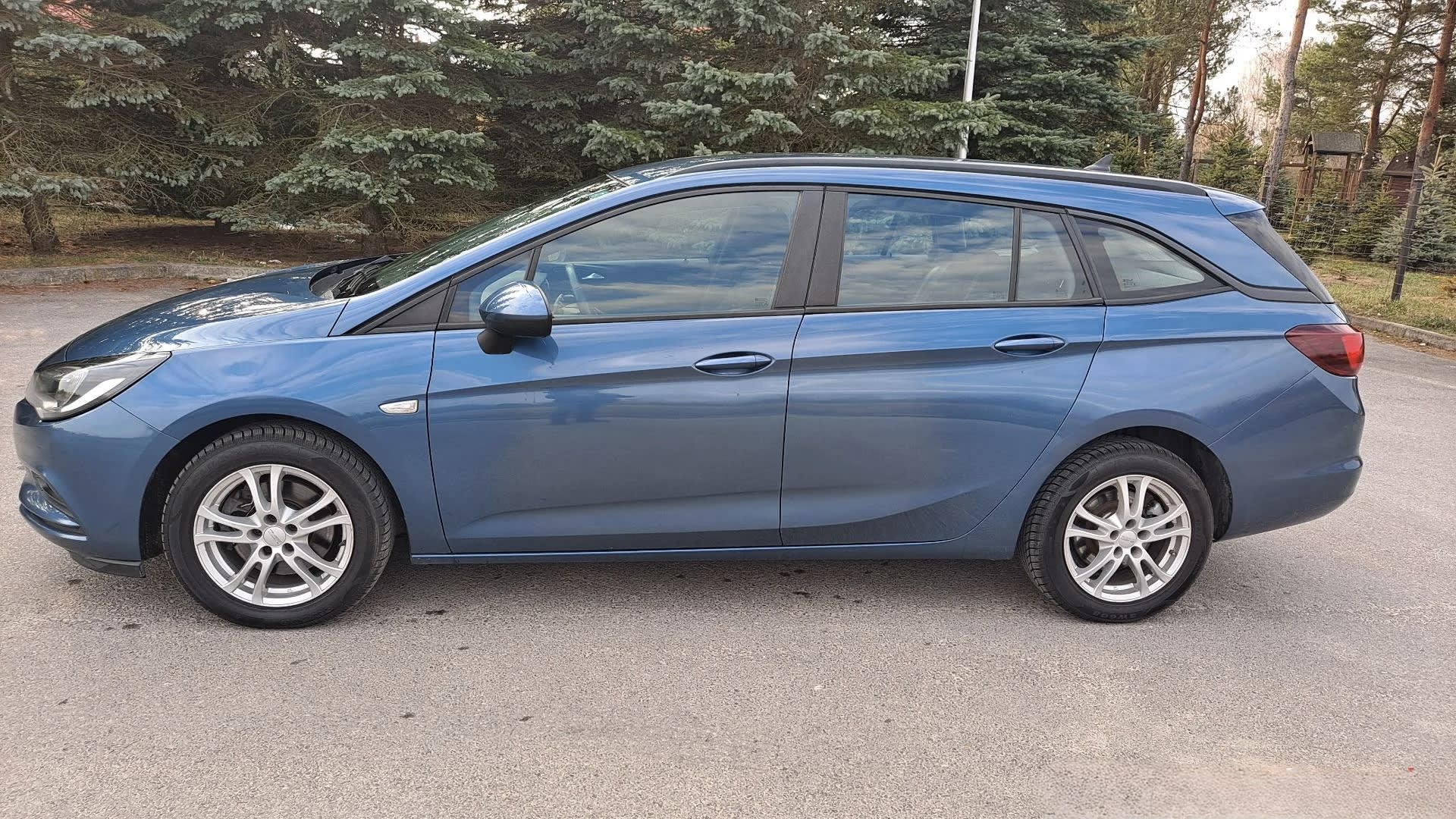 Zdjęcie 4 – Opel Astra K 1.6 NAVIGACJA! KLIMATYZACJA 2STREFOWA! PODGRZEWANA KIEROWNICA!